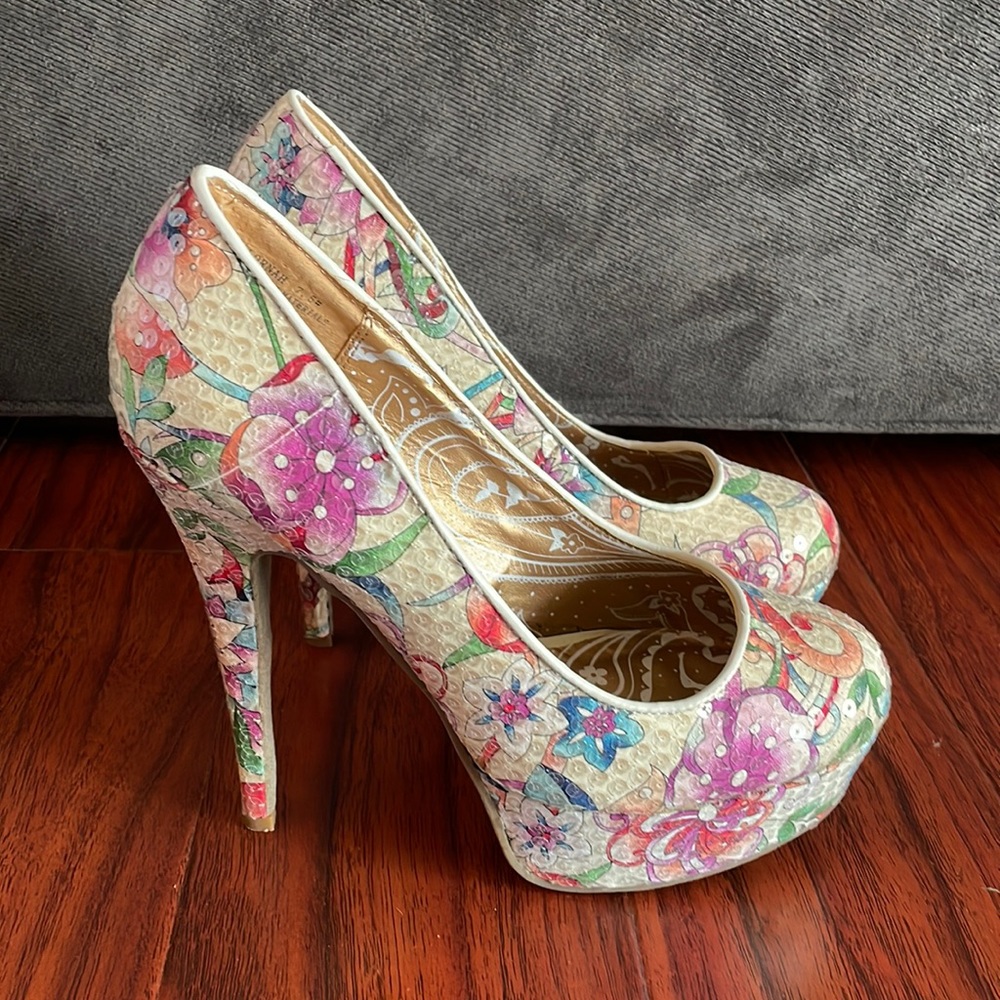 Dollhouse Lornah Floral Sequin Platform Pumps Heels
